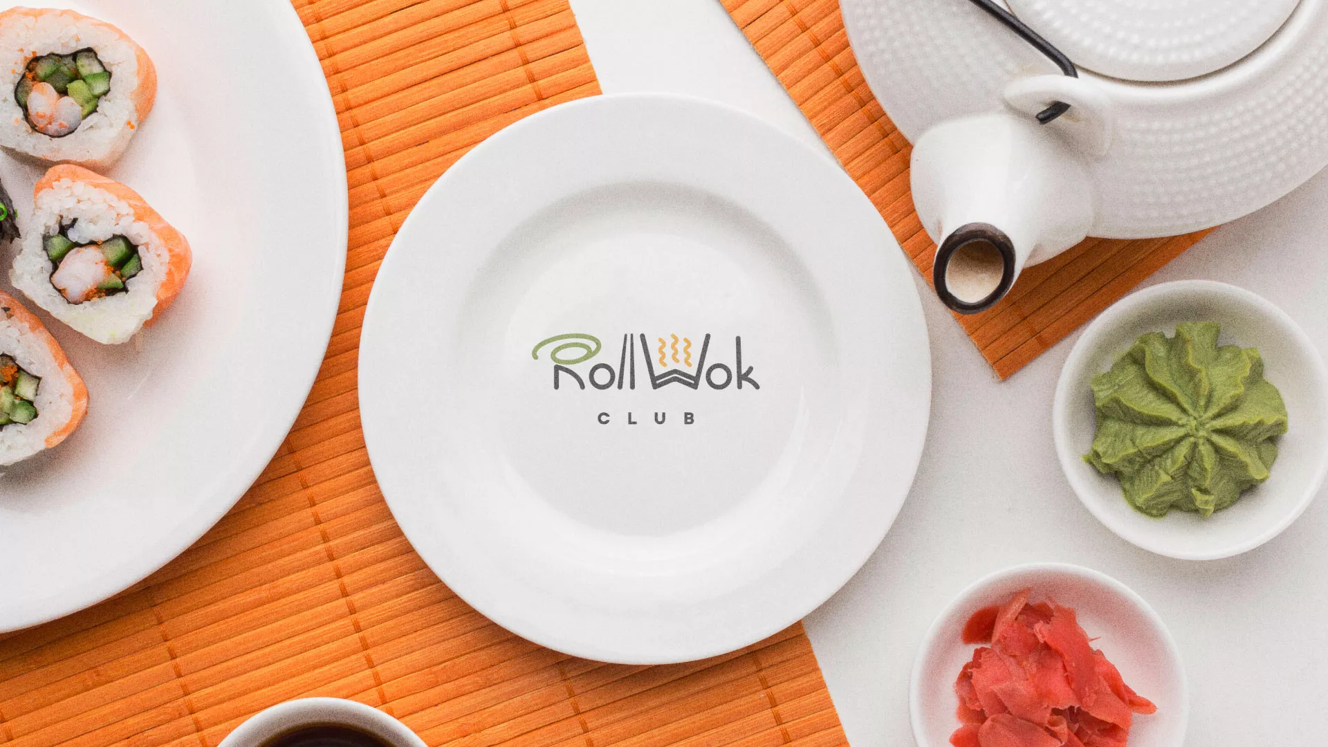 Разработка логотипа и фирменного стиля суши-бара «Roll Wok Club» в Североуральске